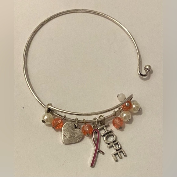 NEW AVON Breast Cancer Crusade Charm Bracelet - Picture 1 of 3